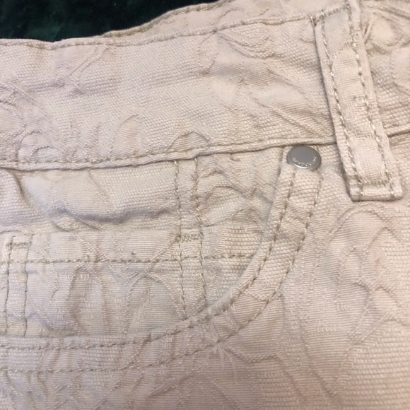 Bandolino Capris MANDIE Style Sand Colored Size 12 - Picture 4 of 11